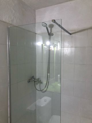 Pica lavamanos de porcelánico a medida