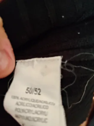 Chaqueta negra con cremallera