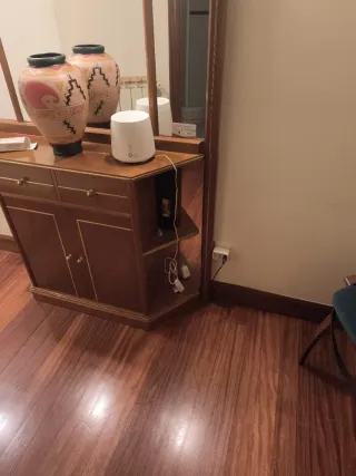 Mueble recibidor con espejo y luces
