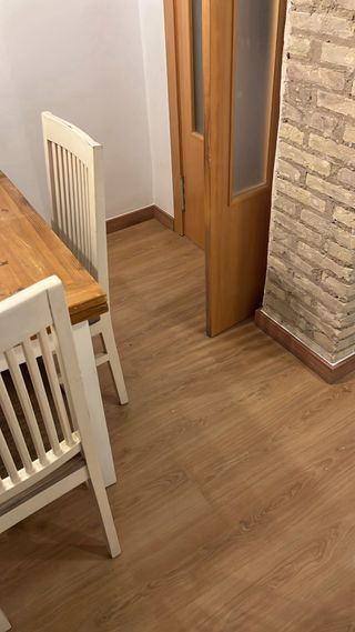 Instalador de suelos laminados e rodapié