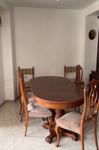 Mueble comedor + mesa + 4 sillas + 2 sillones