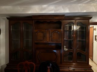 Mueble comedor + mesa + 4 sillas + 2 sillones