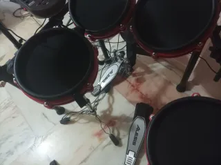 Batería Electrónica Alesis Nitro Mesh