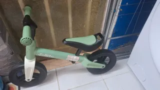 Bicicleta de equilibrio infantil.