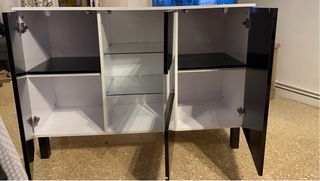 Aparador salón negro y blanco