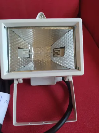 Foco halógeno con cable