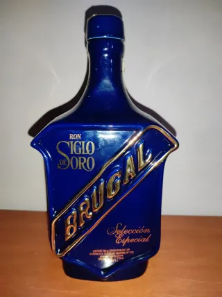 Botella Cerámica Ron Brugal Siglo de Oro