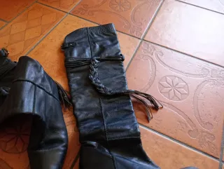 Botas altas de cuero negras mujer