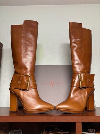 Botas de piel Rebeca Sanver marrones