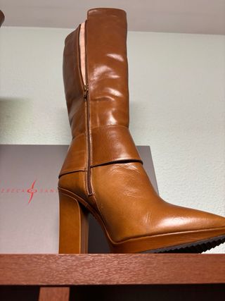 Botas de piel Rebeca Sanver marrones