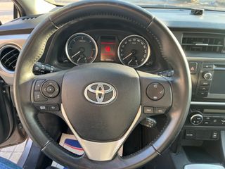 TOYOTA Auris 120D Advance