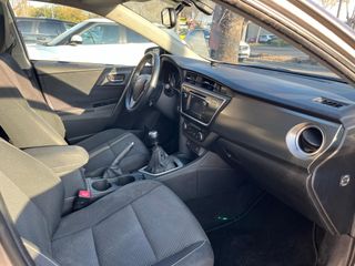 TOYOTA Auris 120D Advance