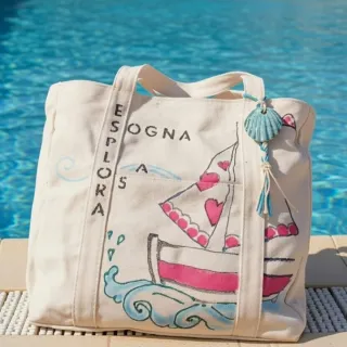 Borsa tela dipinta a mano.