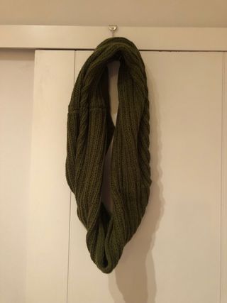 Cuello de lana verde