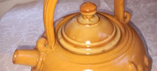 Teiera in terracotta decorata