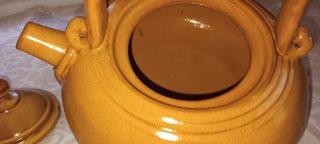 Teiera in terracotta decorata