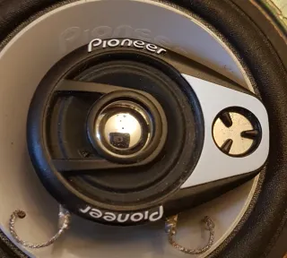 Altavoces Pioneer 4 OMG