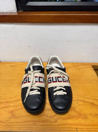 Zapatillas Gucci Negras con Banda Roja
