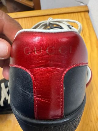 Zapatillas Gucci Negras con Banda Roja