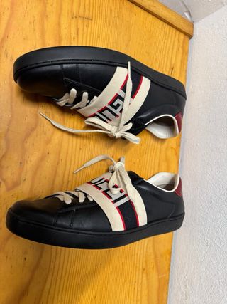 Zapatillas Gucci Negras con Banda Roja