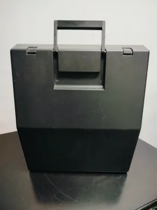 Máquina de escribir Olivetti Lettera 12