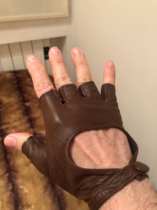 Guantes de piel marrones sin dedos