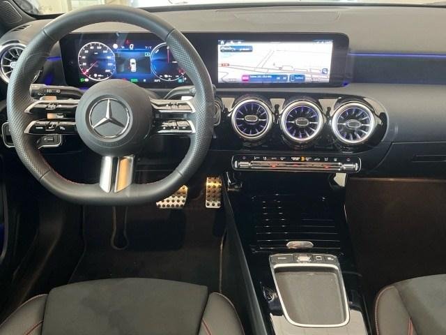 MERCEDES-BENZ A A 250 e AMG Line (EURO 6e)