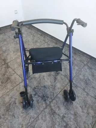 Andador para abuelos con asiento