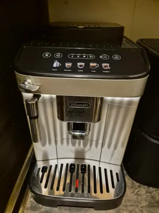 Cafetera DeLonghi Magnifica Evo