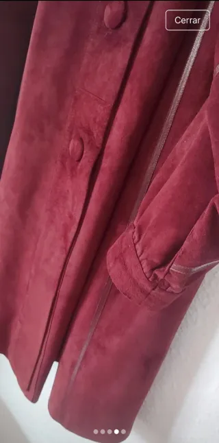 Abrigo de piel burdeos