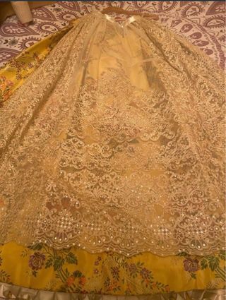 Traje Fallera Mayor Amarillo Encaje Floral