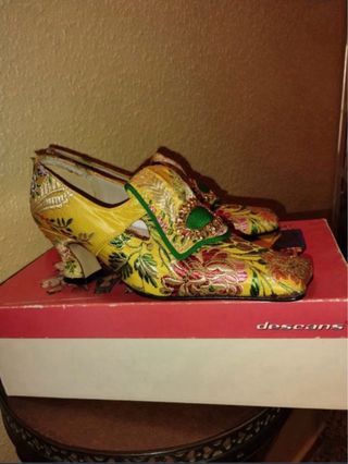 Traje Fallera Mayor Amarillo Encaje Floral