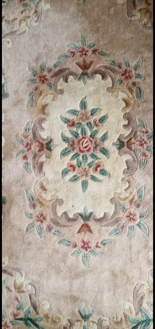 Alfombra de lana beige y multicolor