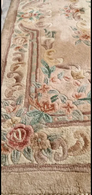 Alfombra de lana beige y multicolor