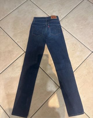 Jeans Levi's W24 L32 nuovi