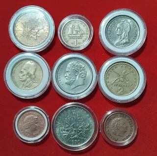 Lote variado de monedas extranjeras