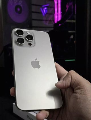 iPhone 15 Pro Max Gris