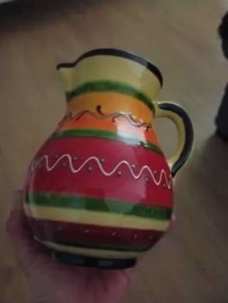 Jarrón de cerámica hecho a mano