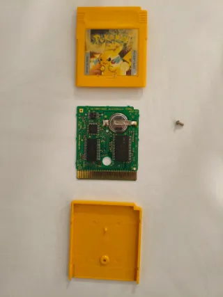 Pokemon Amarillo (Giallo)