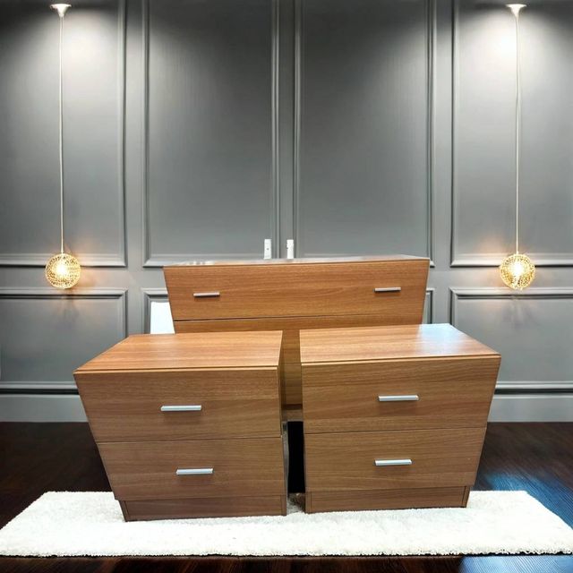 CÓMODA Y 2 MESITAS DE NOCHE