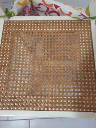 Tavolo allungabile e 4sedie con cuscini colorati