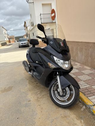 Kymco 250cc Maxi Scooter
