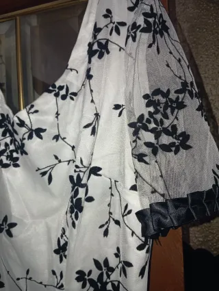 Vestido fiesta blanco y negro floral