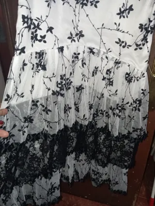 Vestido fiesta blanco y negro floral