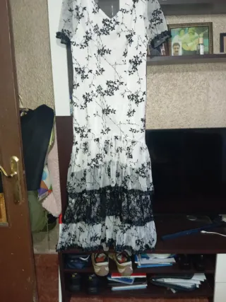 Vestido fiesta blanco y negro floral