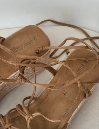 Sandalias cuña atadas marrón talla 38