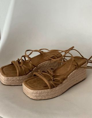 Sandalias cuña atadas marrón talla 38