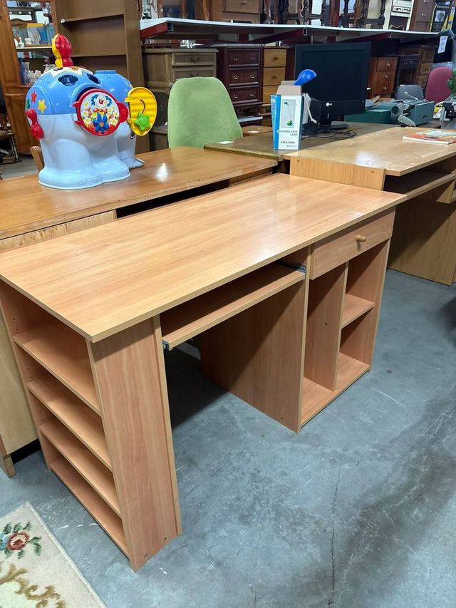 ESCRITORIO DE MADERA