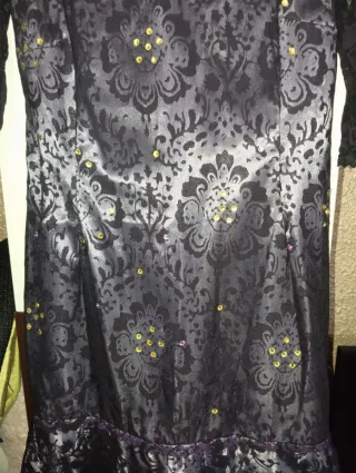 Vestido de fiesta morado y negro