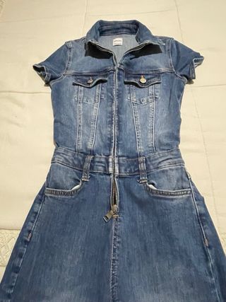 Mono vaquero Bershka Talla XS